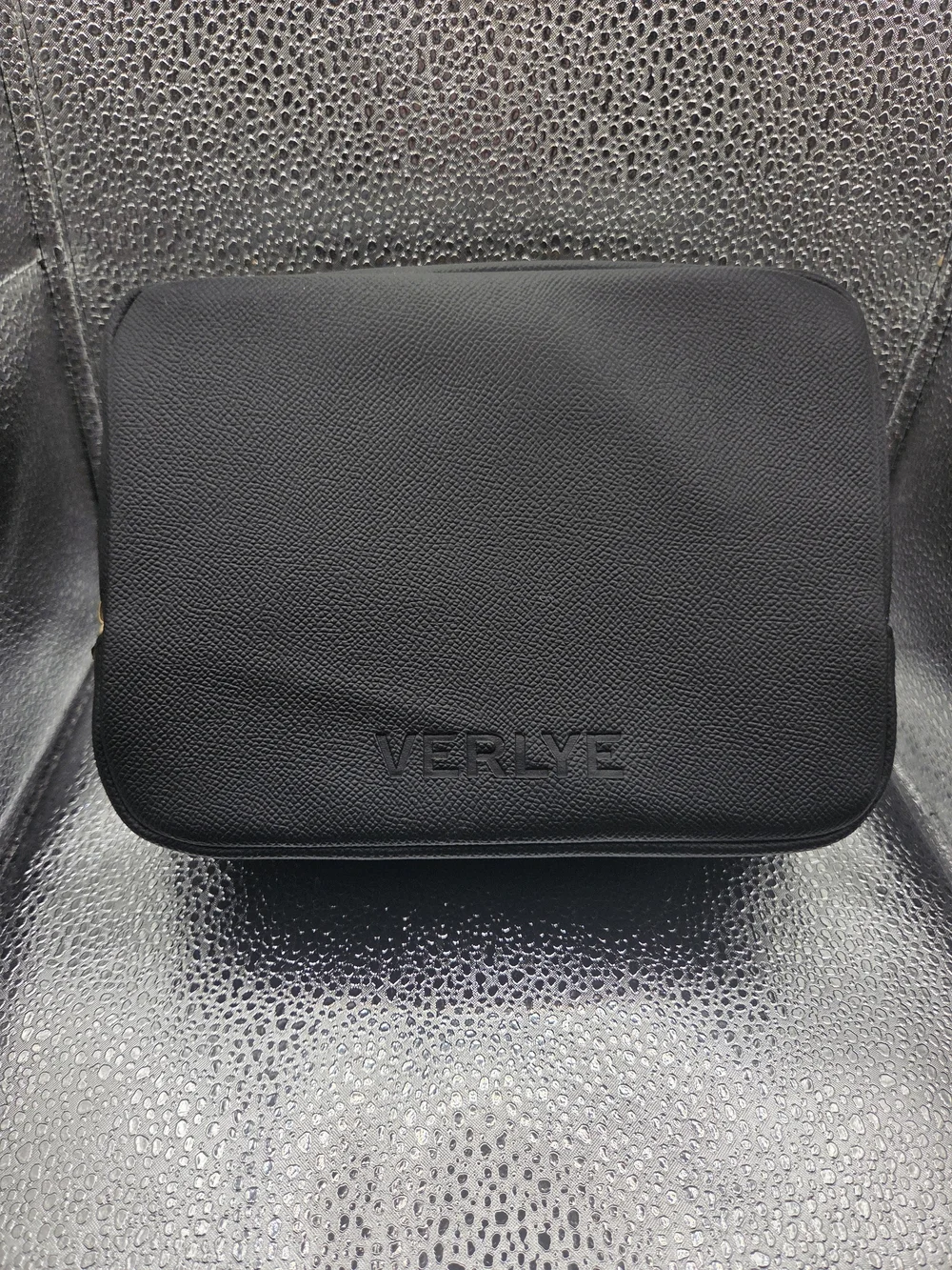 VERLYE black leather toiletry bag